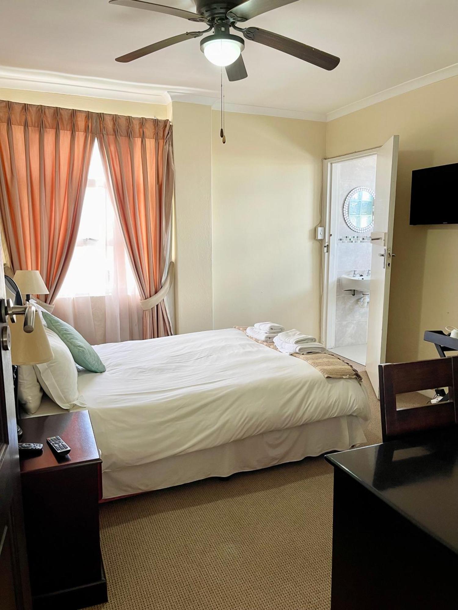 J&t Cape Hotel