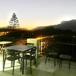J&T Cape Lodge