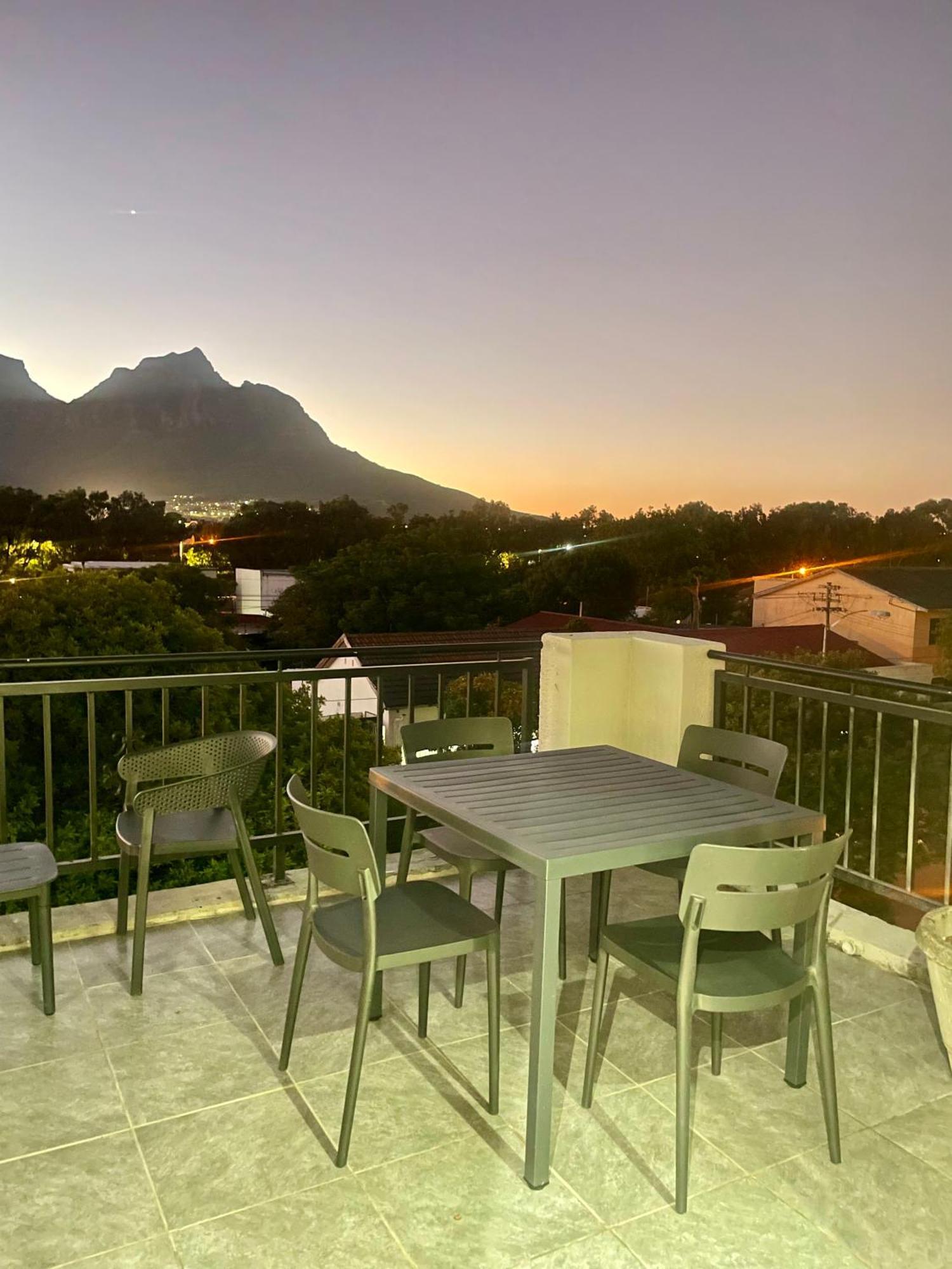 J&t Cape Hotel